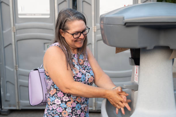Best Porta potty rental near me  in Lake Forest Park, WA